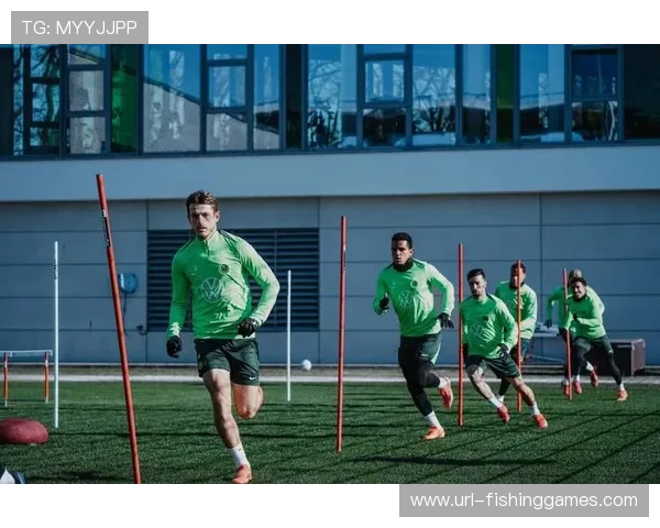 德甲球队高位逼抢战术流行，对球员体能要求提高