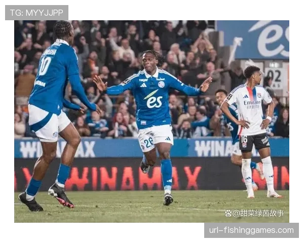 法甲官方公布第31轮最佳阵容，马赛前锋凭借帽子戏法入选